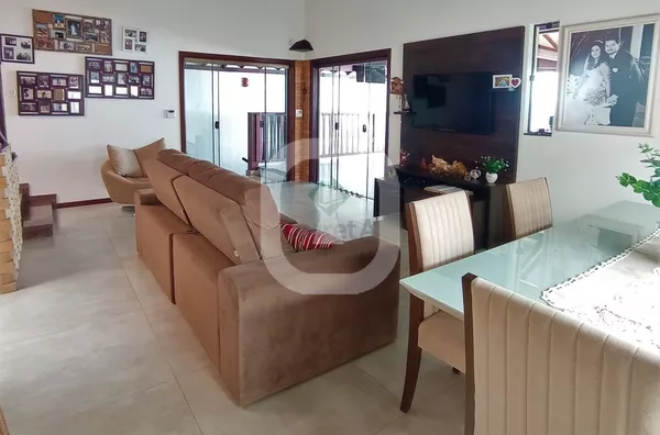 Casa com vista maravilhosa, Bairro Colina de Santa Bárbara, Pouso Alegre MG