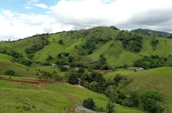 Chácara escriturada, Bairro Catingua, Silvianopolis MG