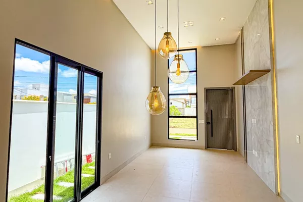 ALPHAVILLE 2 - Casa térrea com 3 Suítes + Varanda Gourmet com Hidro, Garagem coberta para 2 carros - Foto 4