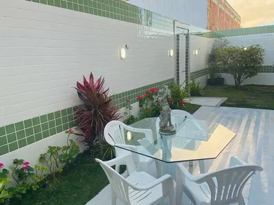 Linda Casa de 4 quartos sendo 3 suítes mais dependência completa e 4 vagas de garagem no Alphavill - Foto 12