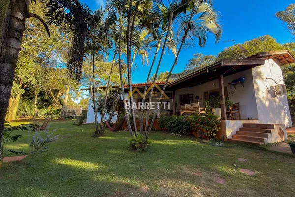 Chácara à venda no Bairro Santa Rita com 213 m² de construção, 5 quartos (sendo 1 suíte), 3 banheiros e amplo quintal - Foto 2