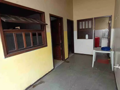 Conjunto comercial para locação com 6 salas, 3 banheiros, pátio grande no Alto Maron, Vitória da - Foto 8