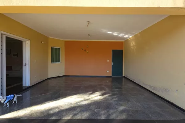 Sobrado à venda de 282m² com 4 quartos suítes, 6 banheiros, piscina e 6 vagas de garagem no condomínio Terras de Piracicaba IV - Foto 4