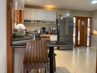 Chácara à venda no bairro Santa Rita, com 727 m² de construção, 6 quartos (sendo 4 suítes), piscina e 8 vagas de garagem - Foto 19