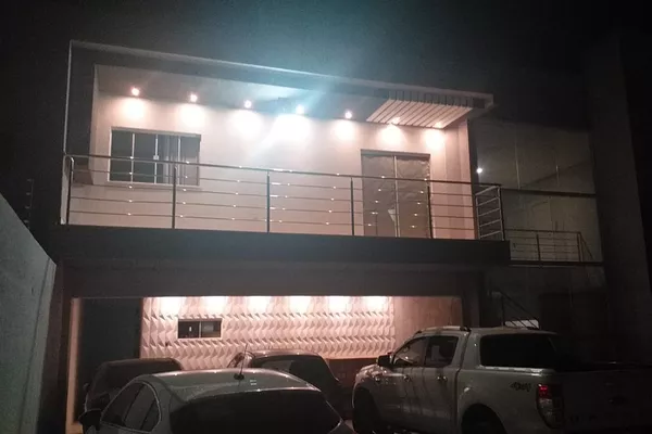 Casa com dois pavimentos , alto padrão , 3 suítes, 3 salas, piscina, área gourmet no Alto da Boa - Foto 2