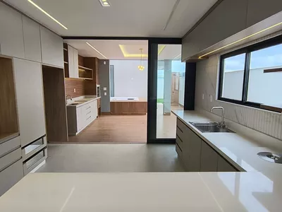 ALPHAVILLE 2 - Casa térrea com 3 Suítes + Varanda Gourmet com Hidro, Garagem coberta para 2 carros - Foto 23