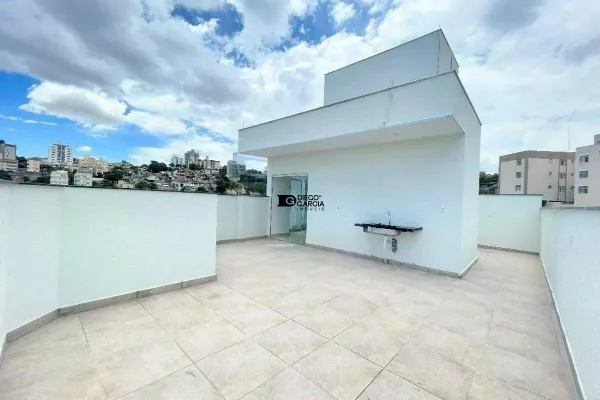 Cobertura Exclusiva com Elevador e Acabamento Sofisticado em Localização Privilegiada! - Foto 2