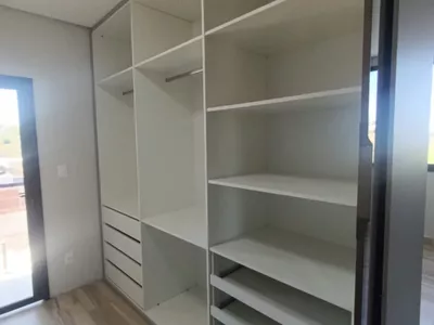 Casa de 2 pavimentos com 4 quartos sendo 3 suítes + dependência + espaço gourmet em condomínio f - Foto 41