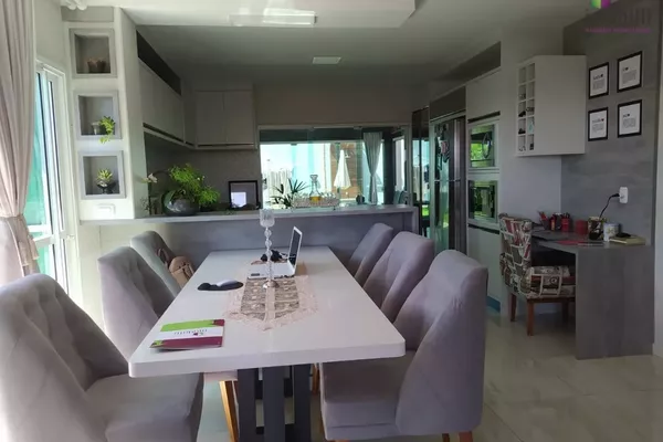 Casa com Piscina no Bairro São Francisco - Foto 6