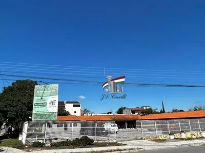Loja comercial de esquina com 1210m² para alugar no Novo Mundo - Foto 8