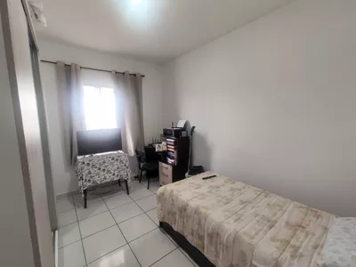 Casa Duplex (solta) com 5/4 sendo 1 suíte, com garagem para 4 carros no Bairro Felícia na região - Foto 21