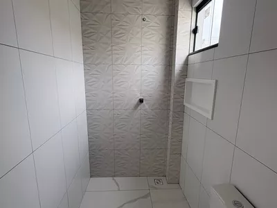 Casa duplex de 3 quartos sendo 2 suítes, garagem 2 carros + quintal - Foto 5