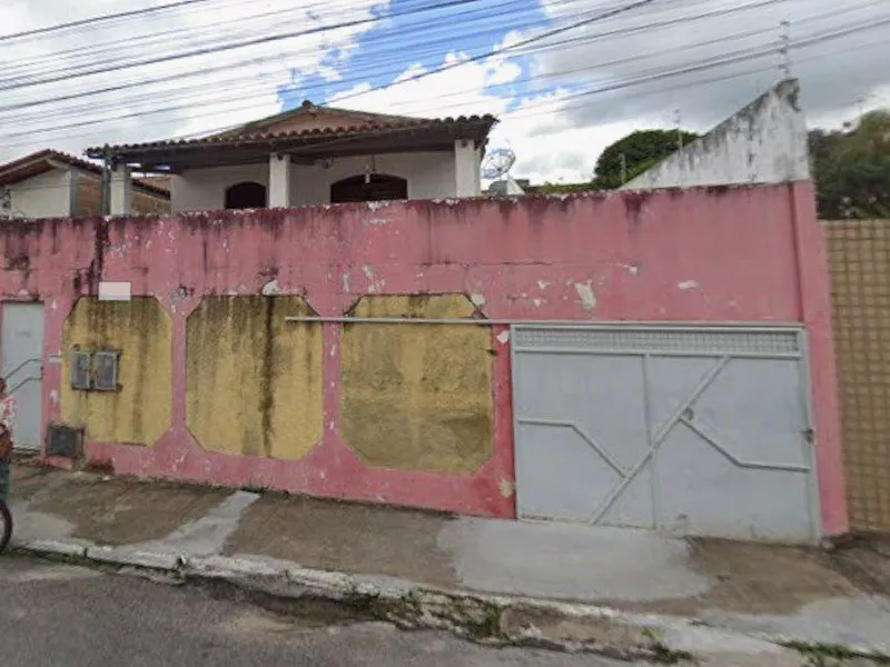 Casa à venda no Bairro Recreio Próximo a Ed Natação e a Igreja da Graças. - Foto Principal
