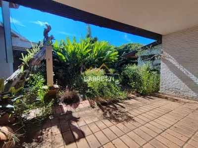 Casa à venda com 1.212 m², contendo quatro quartos, três salas, quatro banheiros e quatro vagas de garagem - Foto 36