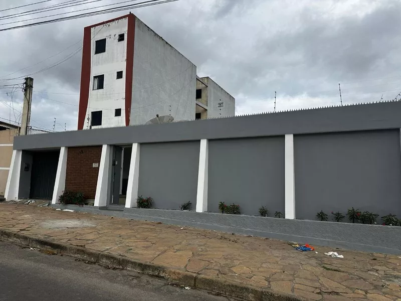 Casa a venda no Bairro Alto Maron, excelente oportunidade para investidores, em Vitória da Conquist - Foto Principal