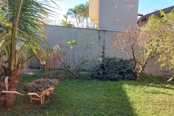 Casa à venda na Vila Fátima, com 422 m², 5 quartos (sendo 2 suítes) e 4 vagas de garagem - Foto 3