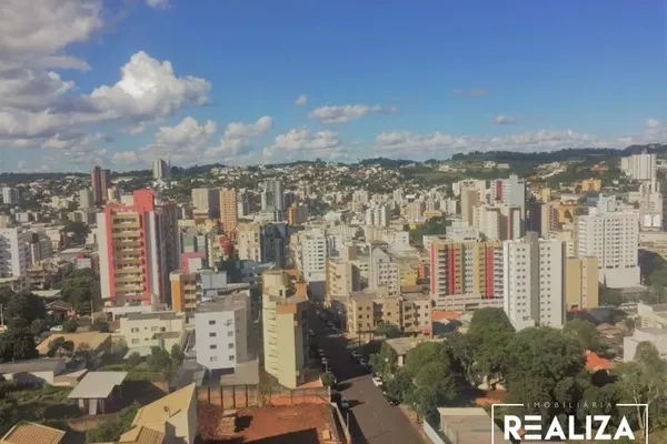 Apartamento Ed. Central Park, Alto Padrão, Linda vista para para toda a cidade, com área privativa de 201,54 m2 e área total de 275,15 m2; Apartamento com 03 suítes, sendo a suíte Master com Hidromassagem e closet e outra das suítes também com closet, Lav - Foto 4