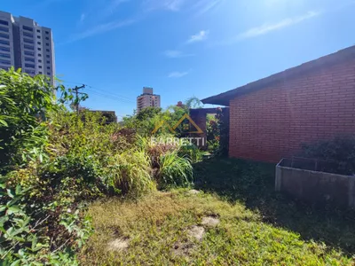 Casa para locação com 1.212 m², contendo quatro quartos, três salas, quatro banheiros e quatro vagas de garagem - Foto 40