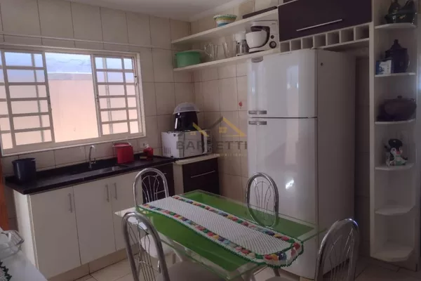 Casa à venda no Santa Terezinha, com 135 m², dois quartos, dois banheiros e duas vagas de garagem - Foto 6