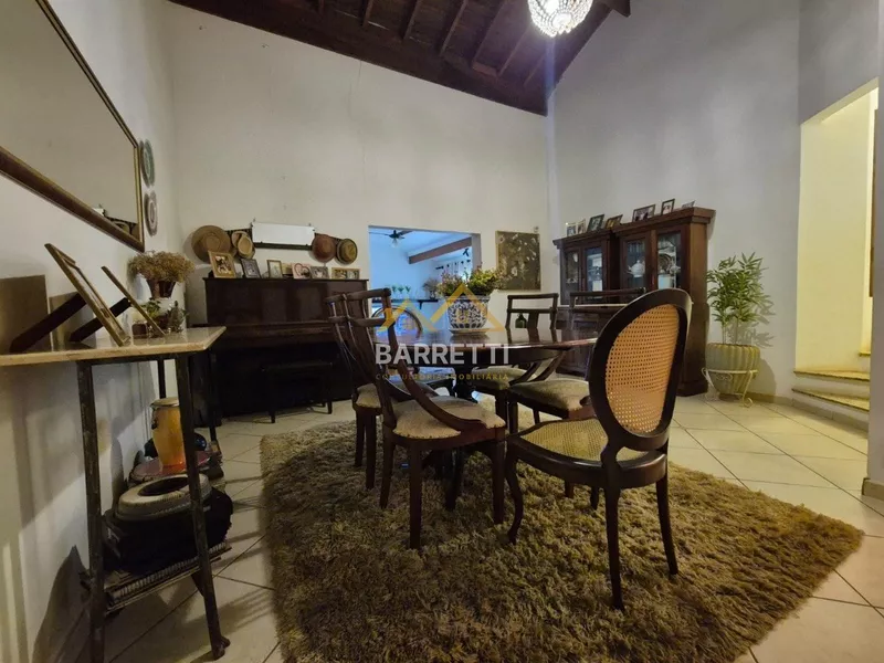 Chácara à venda de 1040m² com 3 quartos (1 suíte), 4 banheiros e 4 vagas de garagem no bairro Santa Rita - Foto Principal