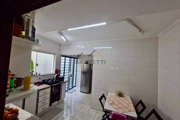 Sobrado à venda de 146m², com 3 quartos, sendo 1 suíte, 4 banheiros e 2 vagas de garagem, no bairro Nova Piracicaba - Foto 4