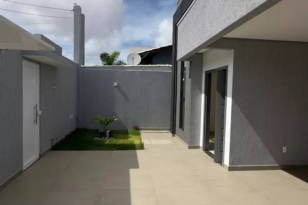 Casa nova e solta, nunca habitada com 3 suítes, sala ampla, espaço gourmet com churrasqueira no Ba - Foto 1