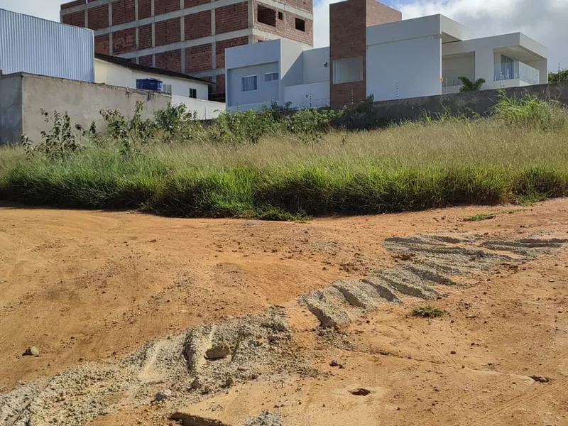 Terreno de esquina de 405m2 à Venda no Bairro Candeias. - Foto Principal