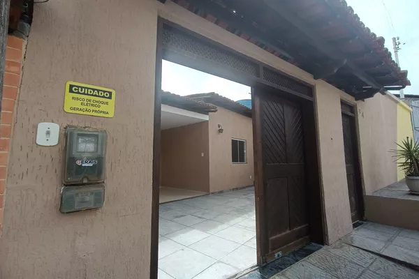 Casa com 4 suites pequeno à Venda, Candeias, Vitória da Conquista, BA - Foto 3
