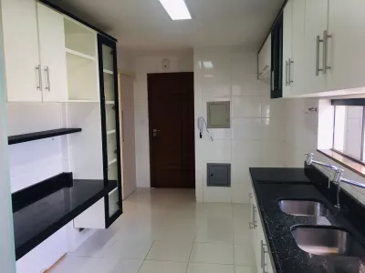 Apto de 3 quartos com suite e 2 semi suítes, dependência completa, 3 VAGAS COBERTAS , lazer comple - Foto 9