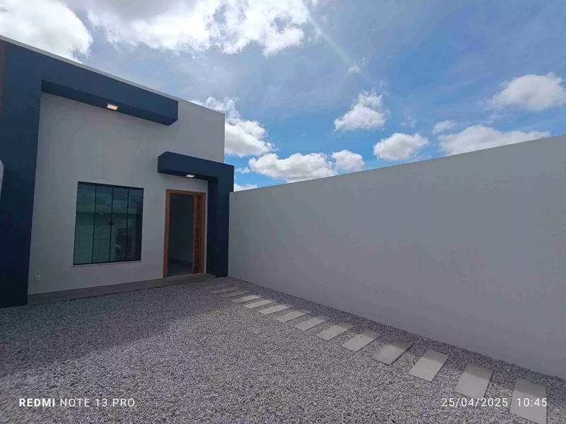 Linda casa nova de 3 quartos sendo 1 suíte, garagem para 2 carros, acabamento de primeira à Venda - Foto Principal
