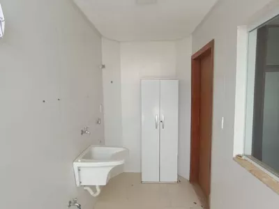 Casa duplex de 3 quartos sendo 2 suítes, piscina, espaço gourmet com churrasqueira depósito e ban - Foto 58