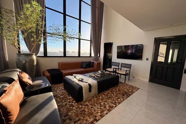 Cobertura duplex mobiliada com 4 quartos sendo 3 suites, terraço comm área gourmet e piscina a ven - Foto 4
