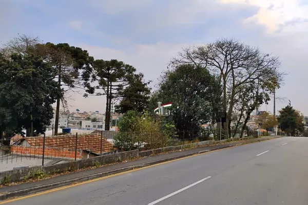 Terreno ZR4 para venda no Capão Raso com 420m² - Foto 1