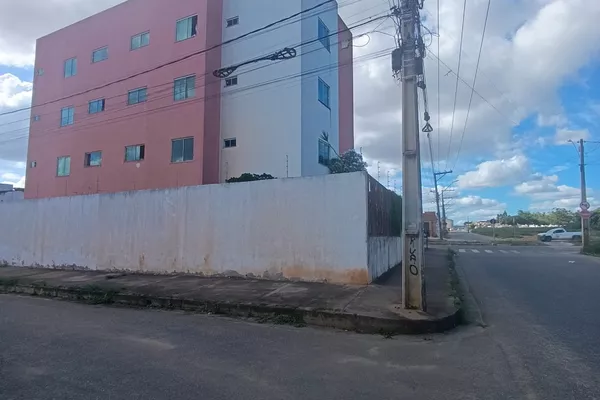 Terreno murado de esquina com 373 m² no Morada dos Pássaros III - Foto 4