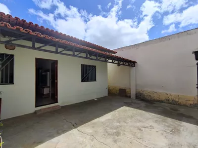 Casa solta de 3 quartos sendo 1 suíte em terreno de 193 m² no Alto Maron, Vitória da Conquista, - Foto 5