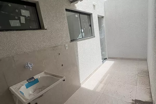 Casa à Venda com 3 dormitórios no bairro Felícia em Vitória da Conquista - Foto 4
