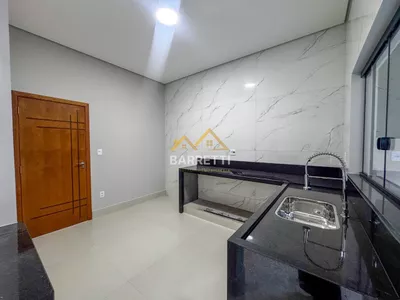 Casa à venda com 140m², 3 quartos (sendo 2 suítes), 4 banheiros e 2 vagas de garagem - Foto 9