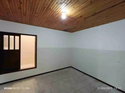 Conjunto comercial para locação com 6 salas, 3 banheiros, pátio grande no Alto Maron, Vitória da - Foto 12