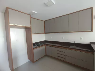 Casa duplex de 3 quartos sendo 2 suítes, piscina, espaço gourmet com churrasqueira depósito e ban - Foto 44