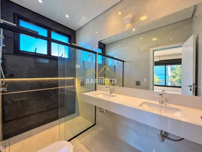 Sobrado à venda, com 305m², 3 suítes, 5 banheiros, piscina e 4 vagas de garagem no condomínio Villa D'Aquila - Foto 20