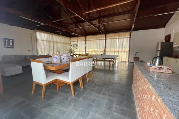 Chácara à venda no bairro Santa Rita, com 727 m² de construção, 6 quartos (sendo 4 suítes), piscina e 8 vagas de garagem - Foto 6
