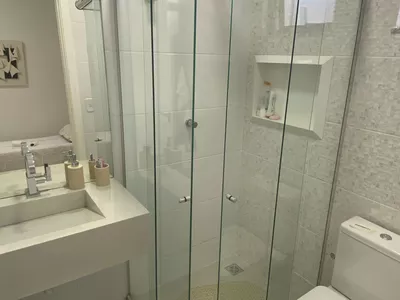 Linda Casa de 4 quartos sendo 3 suítes mais dependência completa e 4 vagas de garagem no Alphavill - Foto 17