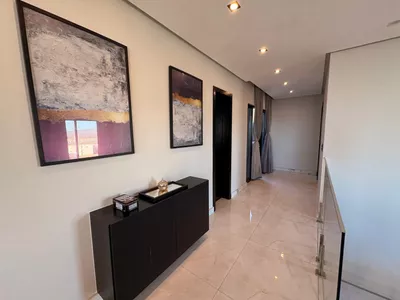 Cobertura duplex mobiliada com 4 quartos sendo 3 suites, terraço comm área gourmet e piscina a ven - Foto 8