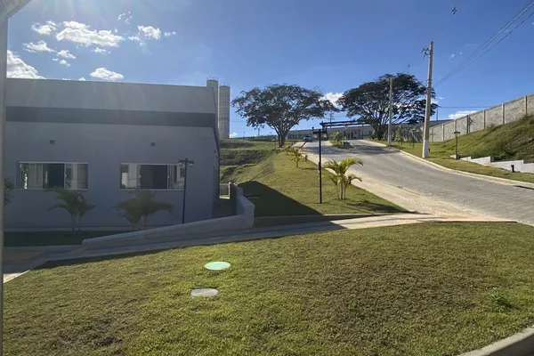Excelente Casa Solta para locação, 2/4 com suíte, no Velli Residence, em Vitória da Conquista - - Foto 4
