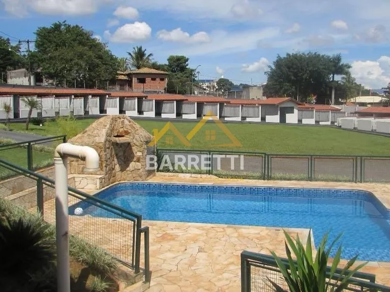 Chácara à venda no bairro Santa Rita, com 727 m² de construção, 6 quartos (sendo 4 suítes), piscina e 8 vagas de garagem - Foto Principal