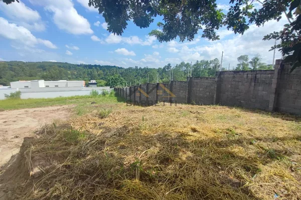 Terreno à venda no condomínio Portal do Horto, com 222,90m² e declive ao fundo. - Foto 4