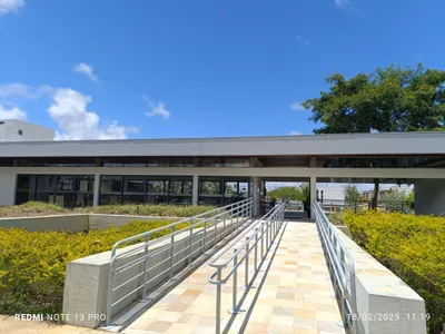 Casa 3 suítes, sala cozinha e gourmet com planejados alto padrão Alphaville II condomínio com inf - Foto 2