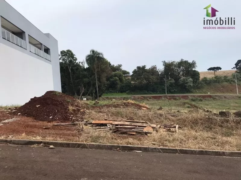 Terreno grande com vista para cidade localizado no Aeroporto - Foto Principal