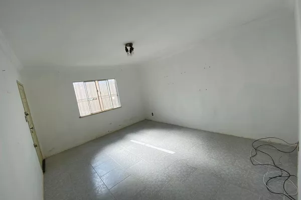 Vendo casa de 3 quartos na região do bairro Candeias,Vitória da Conquista, BA - Foto 4
